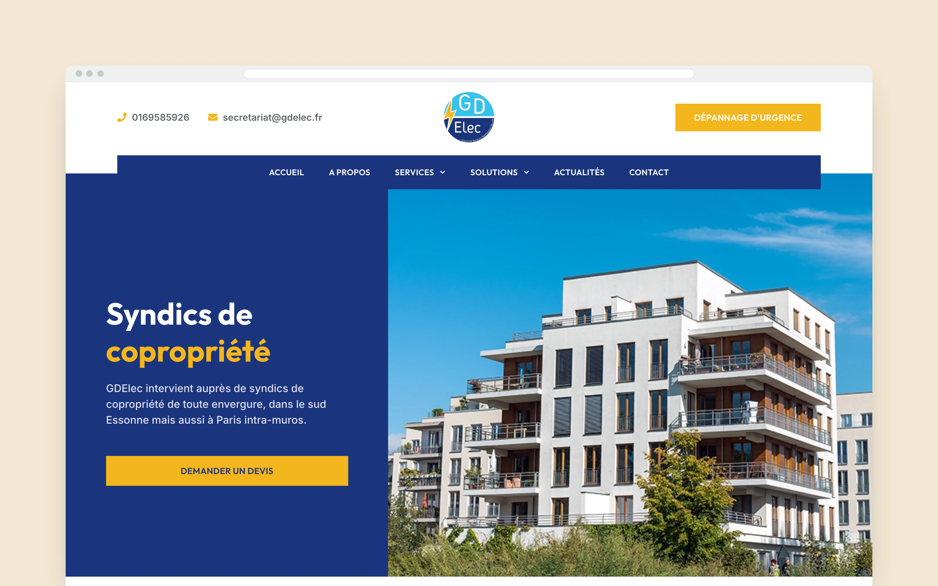 GDElec 4 Page Syndics de copropriété du site de GDElec sur ordinateur : titre, accroche, bouton de demande de devis et photo d'immeuble